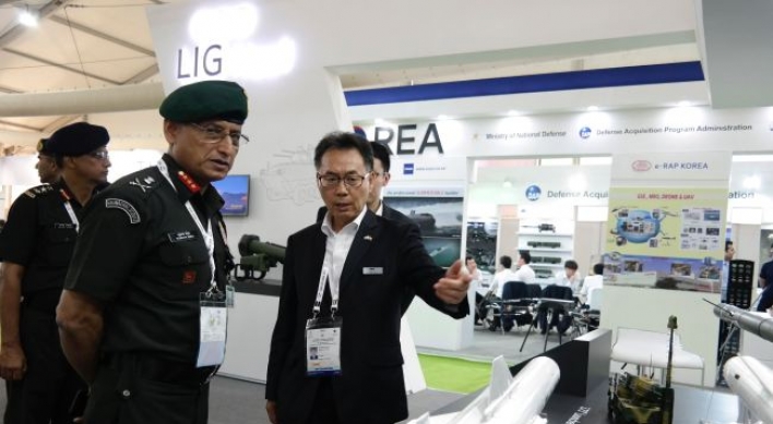 [Photo News] Interest in Korean defense equipment