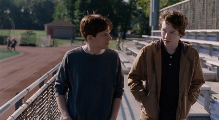 Innovative storytelling lifts ‘Louder Than Bombs’