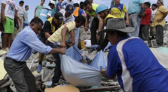 Aid flows quake-hit Ecuador