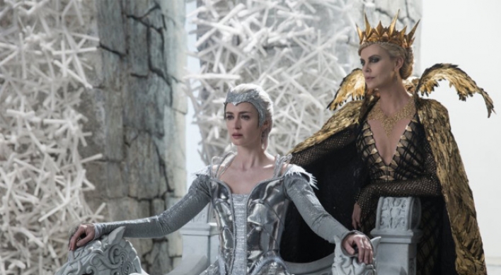 ‘The Huntsman: Winter’s War’ misses its target