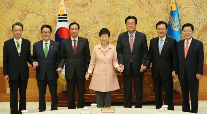 Park agrees to regularly meet party leaders