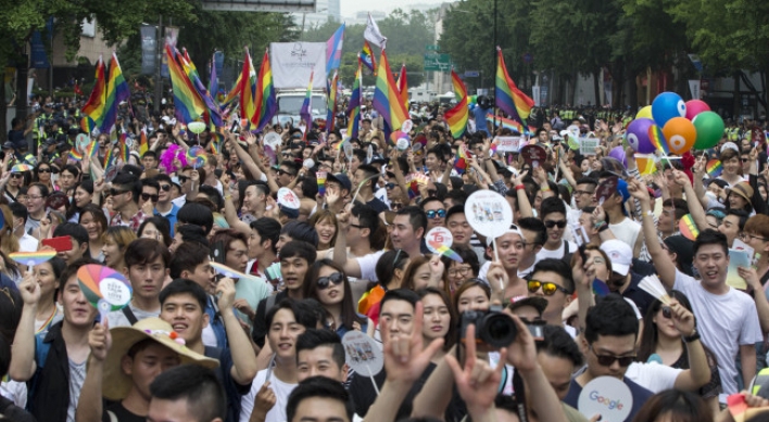 [From the scene] Thousands march through central Seoul in pride parade