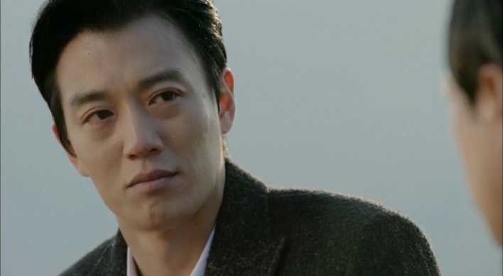 Actors vie for Song Joong-ki's Asian heartthrob throne