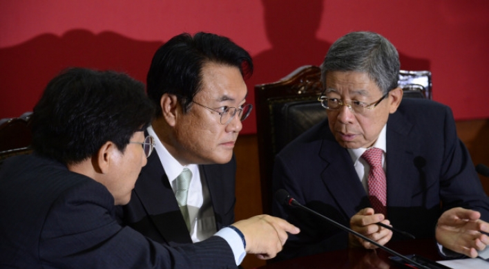 Saenuri readmits defectors