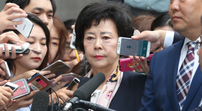 Prosecutors summon Lotte founder’s daughter