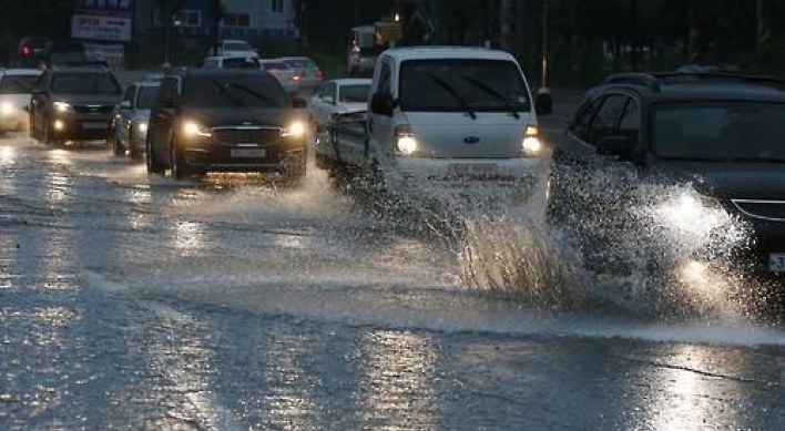 Weather agency issues downpour warning for Seoul