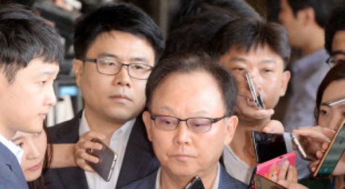 Ex-Lotte Chemical chief summoned over accounting fraud allegations