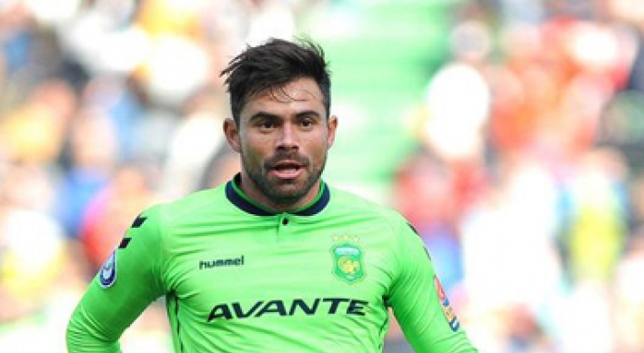 Jeonbuk re-sign Brazilian striker