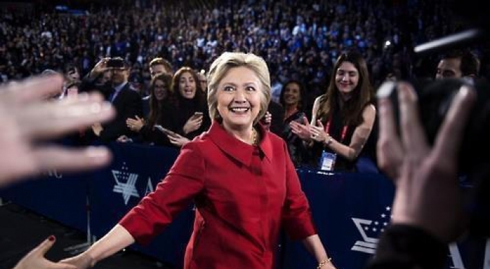 Clinton officially clinches Democratic presidential nomination