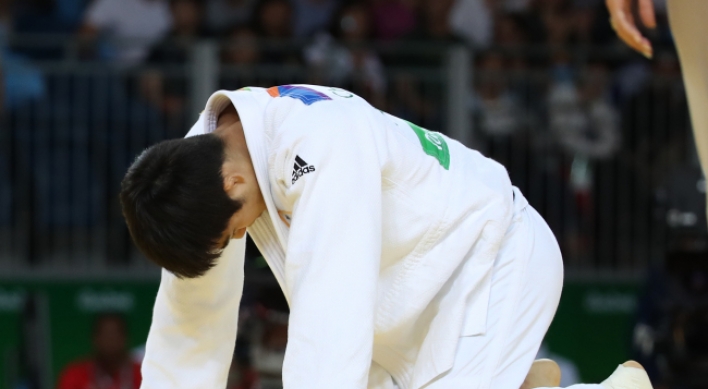 Two South Korean judokas knocked out early