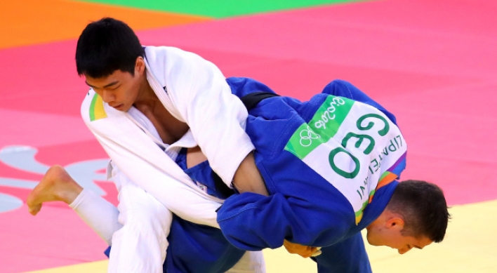 Korean Gwak Dong-han wins bronze in men's judo