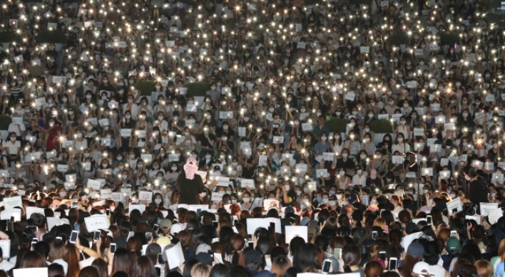 What drove Ewha students to streets?