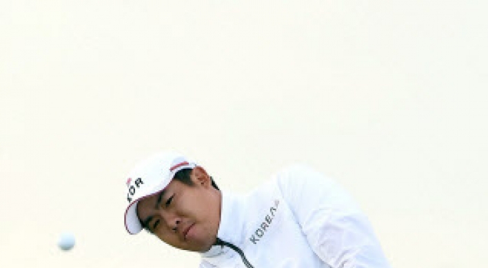 Korean men go under par in 1st round of golf