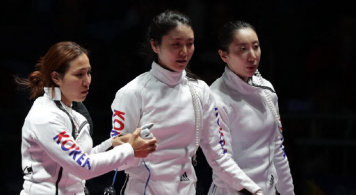 Korean women's epee fencing team eliminated after one match