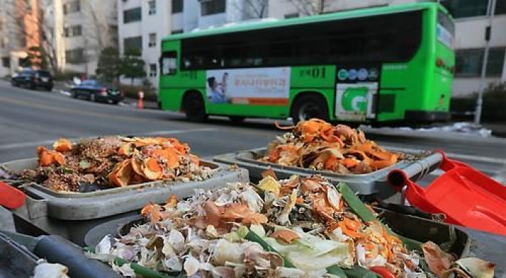 [FEATURE] Seoul struggles to stamp out bad summer smells