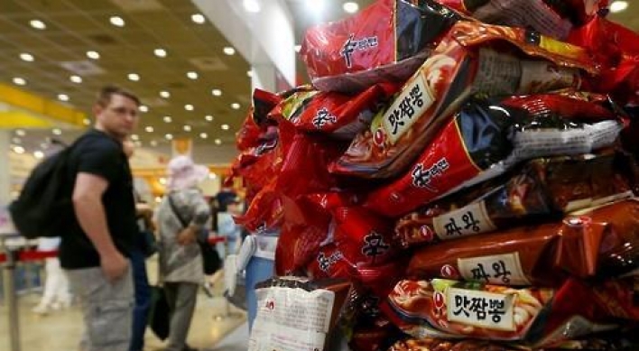 Exports of instant noodles soar 18%  in H1