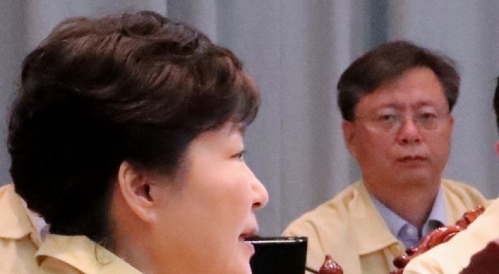 Park’s approval rating unshaken by aide scandal