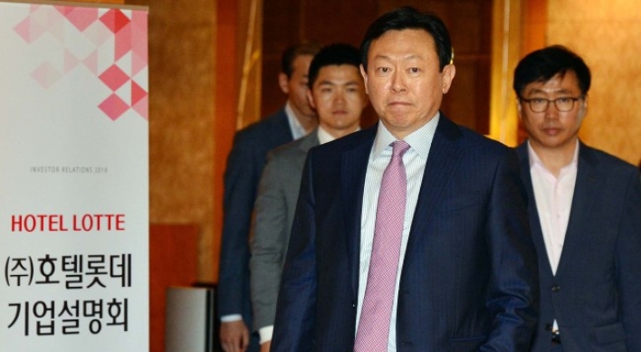 Shin Dong-bin’s closest aide to be grilled in corruption probe