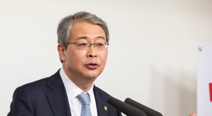 [HANJIN CRISIS] FSC chief rules out Hanjin-Hyundai merger