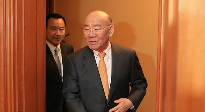 Opposition head to visit former President Chun