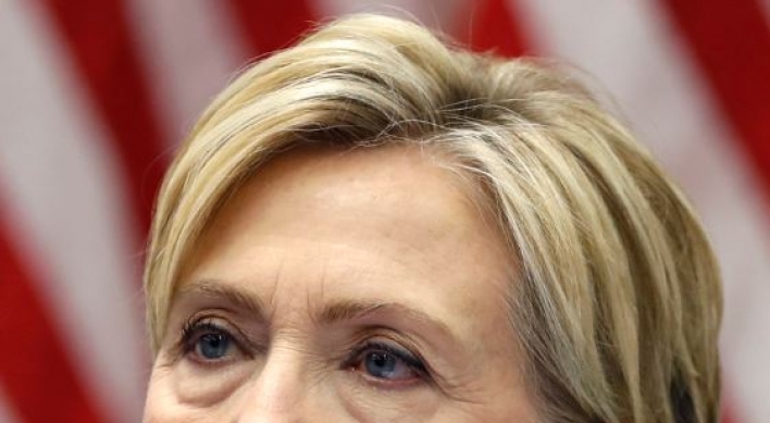 [Newsmaker] Clinton scraps trip over pneumonia