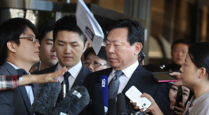 Lotte chairman questioned over alleged corruption