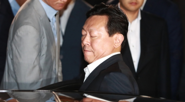 Lotte Group chairman avoids arrest over corruption allegations