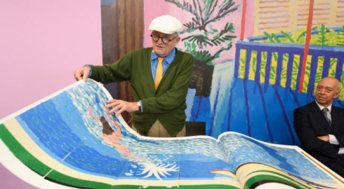 David Hockney makes splash at Frankfurt fair with 2,000-euro book