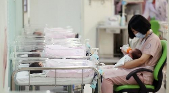 Korea's new childbirths continue to drop in Aug.