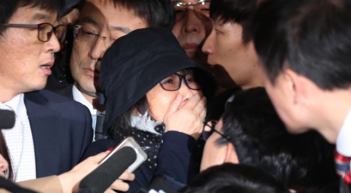 Choi gets 'shadow president' grilling
