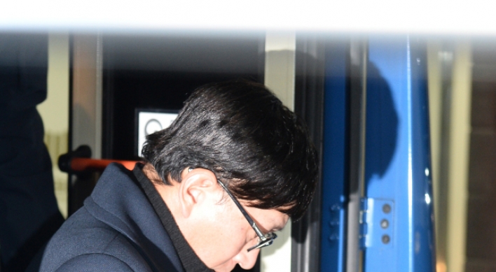 Prosecutors probe Choi graft allegations