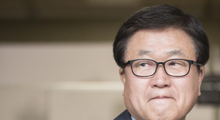 Tycoons questioned over alleged secret meetings with President Park