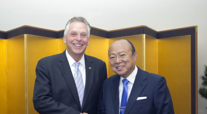 Hanwha chief meets Virginia governor