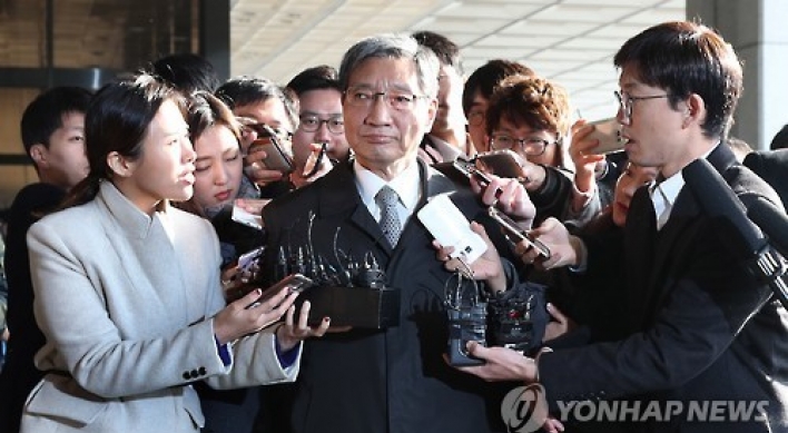 Samsung executive grilled over influence-peddling scandal