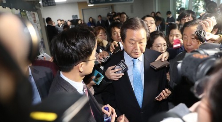 Ex-Saenuri head calls for Park's impeachment