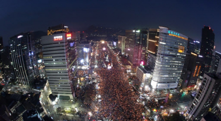 [UPDATE] Up to 1.5 million march to presidential office in protest