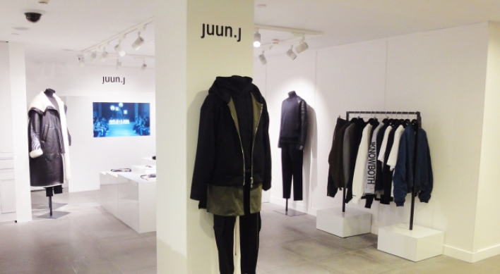 [Photo News] Juun.J at Harrods