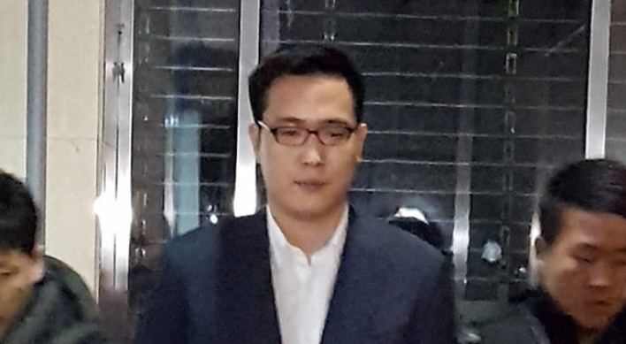 Police seek warrant to arrest Hanwha chief's son for assaulting bar employees
