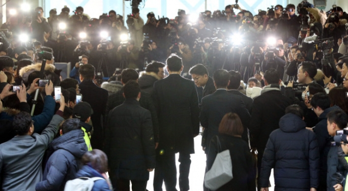 Samsung heir questioned over Park scandal