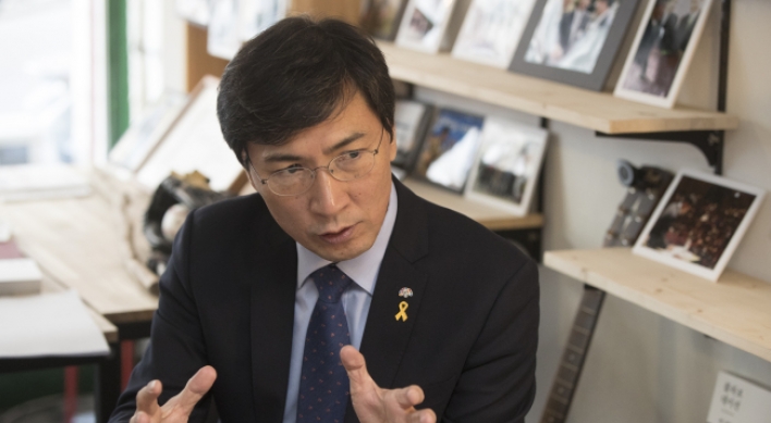 Gov. Ahn calls Ban's presidential ambition 'nonsensical'