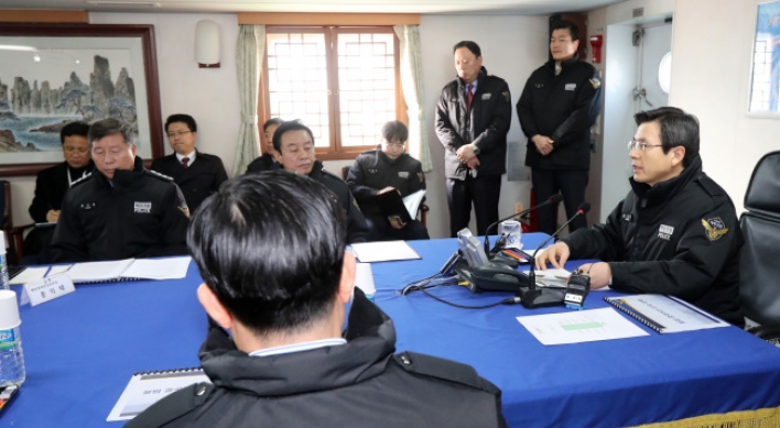 Hwang orders stern response to illegal Chinese fishing boats