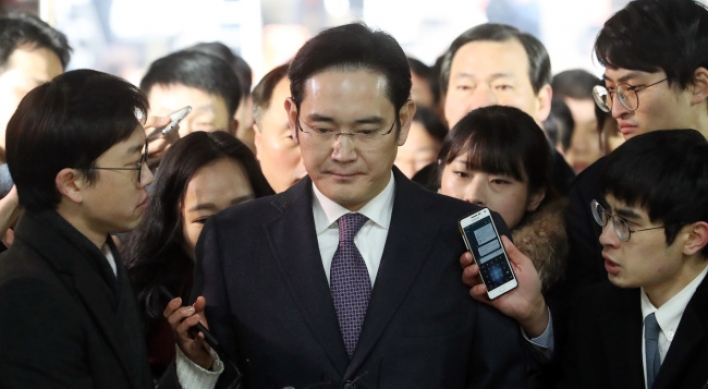 Samsung’s Lee Jae-yong awaits decision on arrest warrant