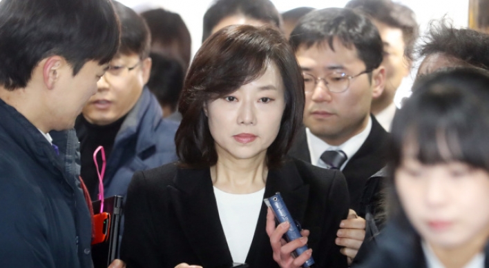 Court reviews arrest of Park’s ex-top aide, cultural minister