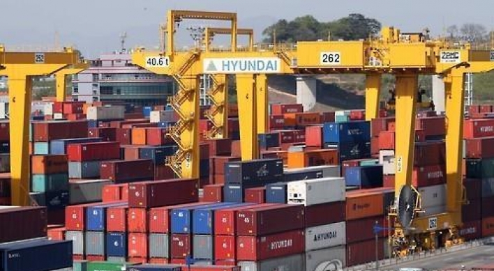Korea's seaport cargo rose to record high in 2016
