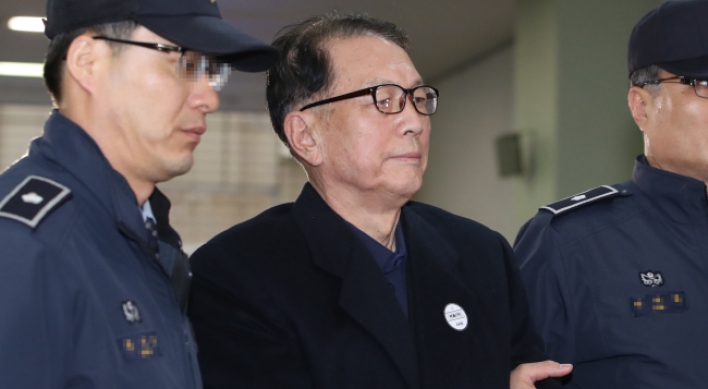 Ex-presidential chief of staff refuses to attend Park's impeachment trial