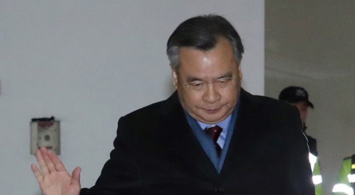 Cheong Wa Dae slams independent counsel for leaking info on timing of president's questioning