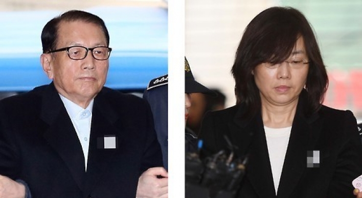 Court starts trial of former Park aides over artist blacklist