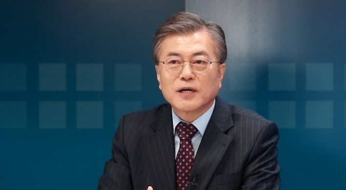 Moon stands as most favored presidential contender for 10th week