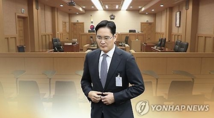 Samsung heir denies all criminal charges at first trial