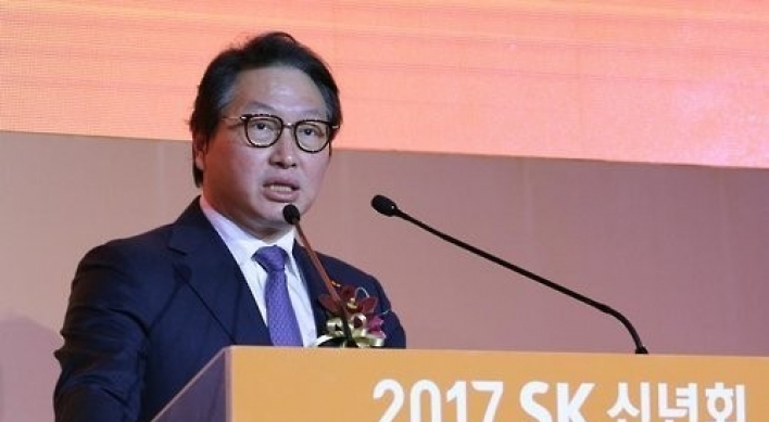 Prosecution summons SK chief Chey over scandal of impeached president